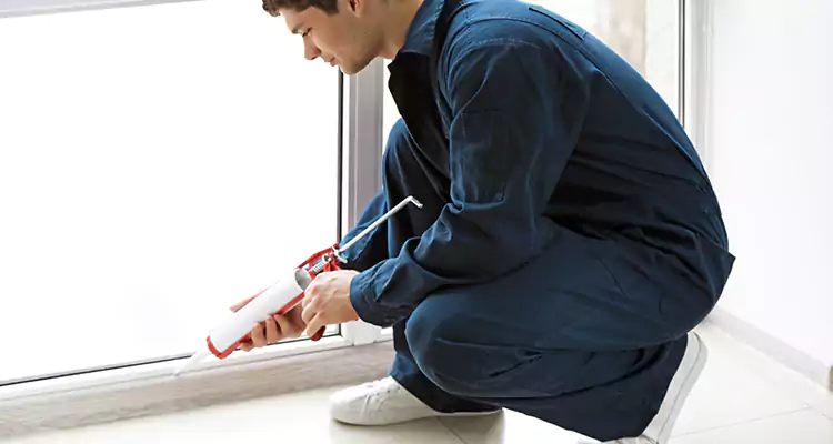 Window Glass Caulk Repair in Riverview, FL