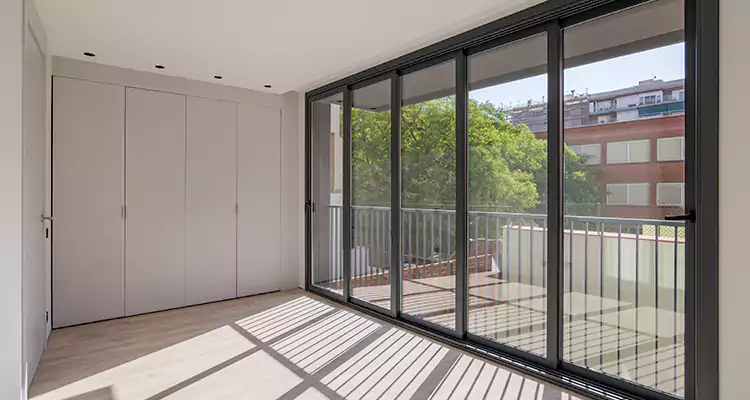 Fix Sliding Screen Door Track in Riverview, FL